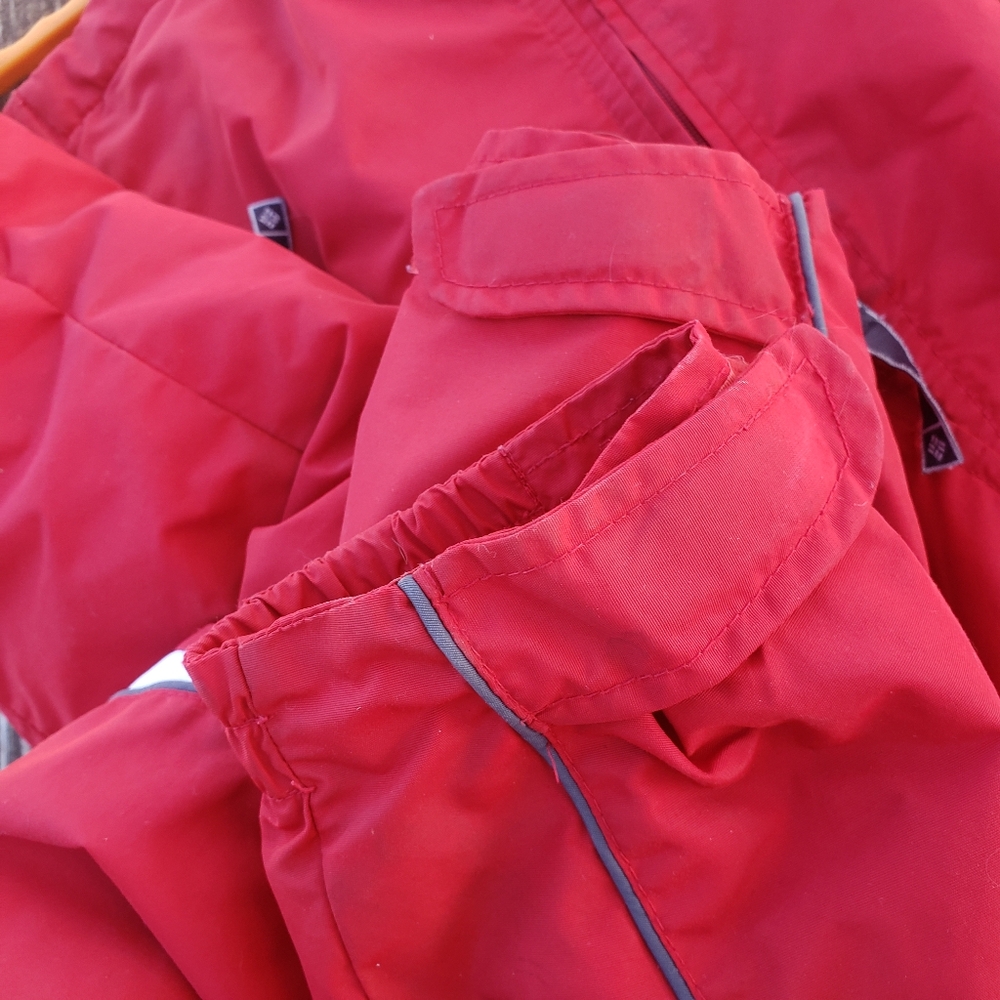 Women’s Red and White Columbia jacket SMALL - Picture 10 of 16